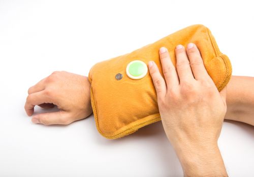 Mẹo giảm đau xương khớp khi tái phát